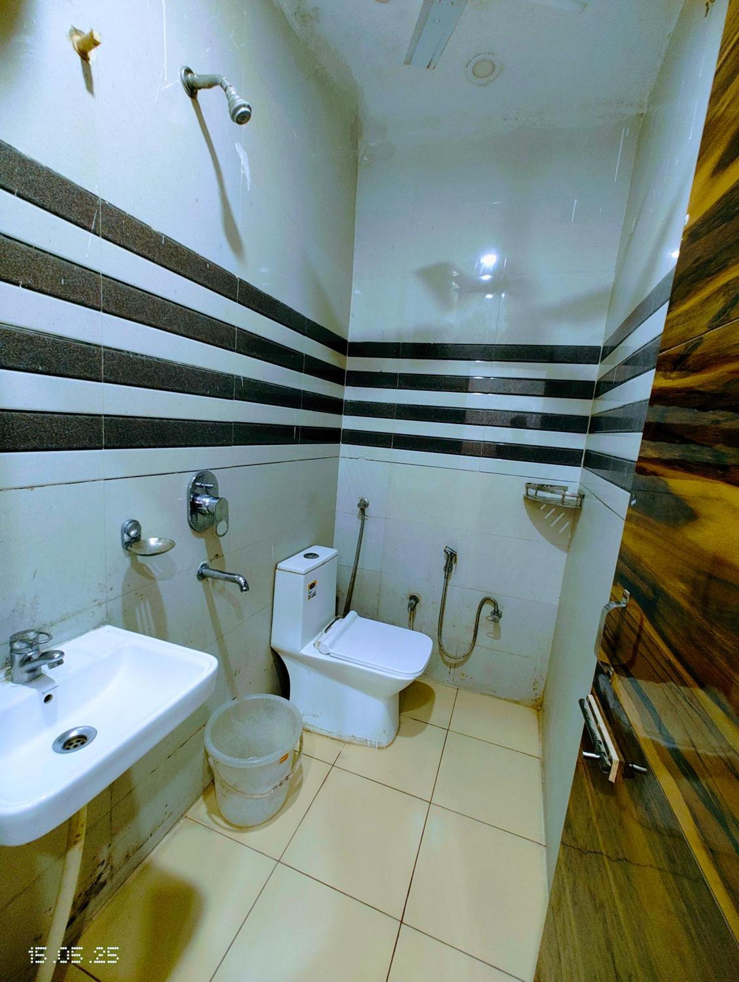 Hotel Yolo- Chandigarh Exterior photo